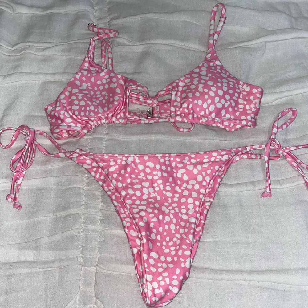 Pink cheeky bikini